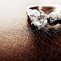 Porzellan und Schmuck aufbewahren